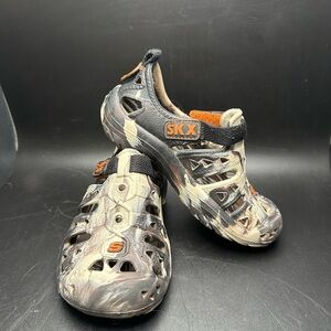 Skechers‎ Kids Slip on hook loop camo shoes size 12 like new